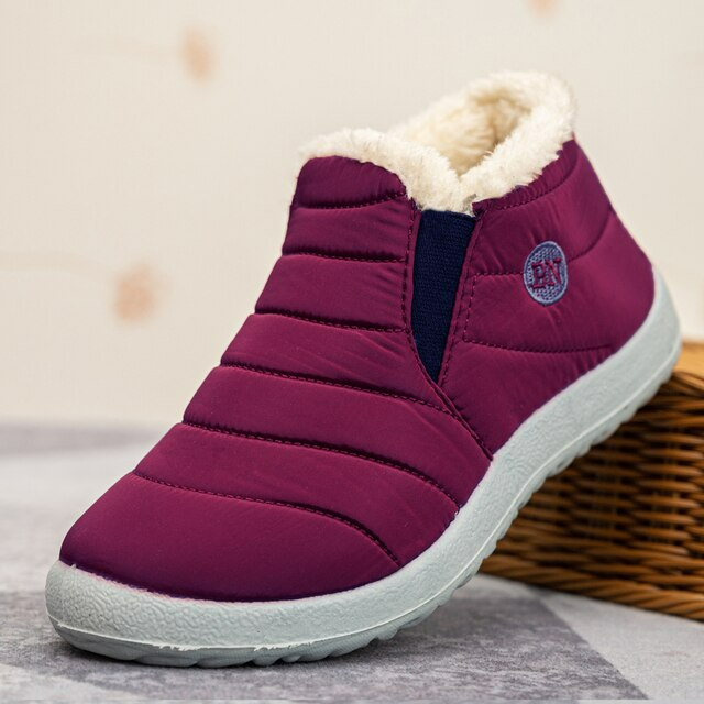 Ciepłe i przyczepne botki zimowe