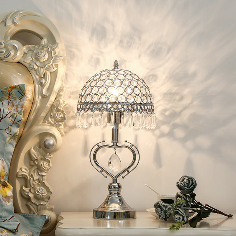 Elegancka kryształowa lampa stołowa