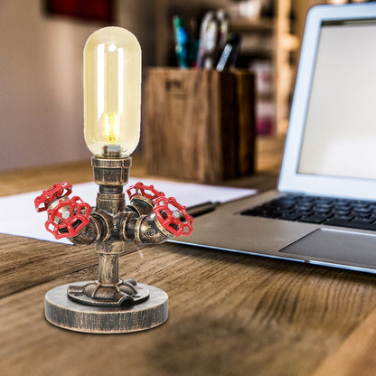 Elegancka metalowa lampa stołowa z industrialnym abażurem