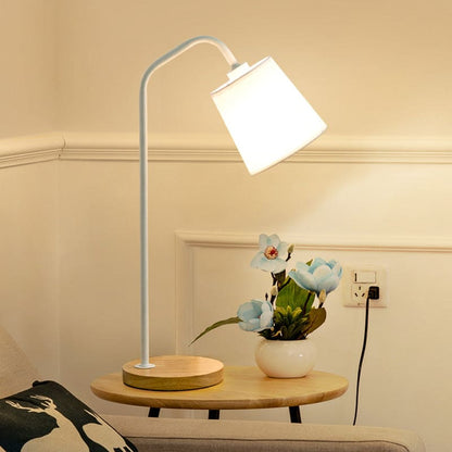 Elegancka stołowa lampa stożkowa