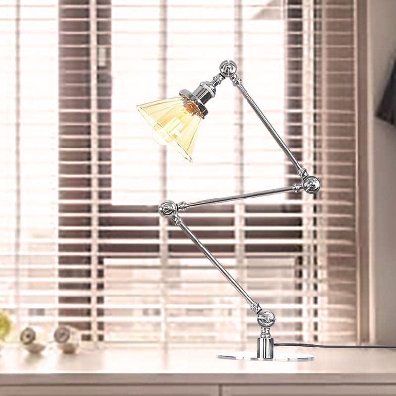 Elegancka lampa stołowa z przezroczystego stożkowego szkła