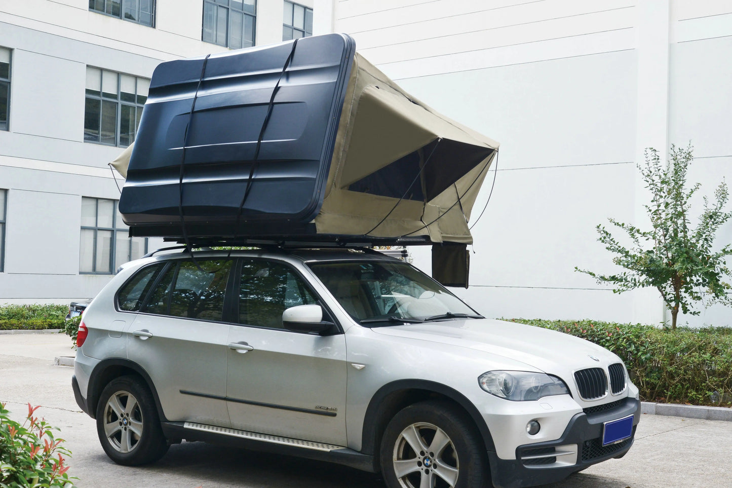 Kompaktowy namiot dachowy dla 3 osób do samochodu