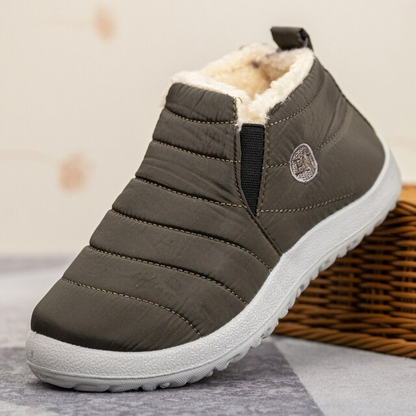 Ciepłe i przyczepne botki zimowe