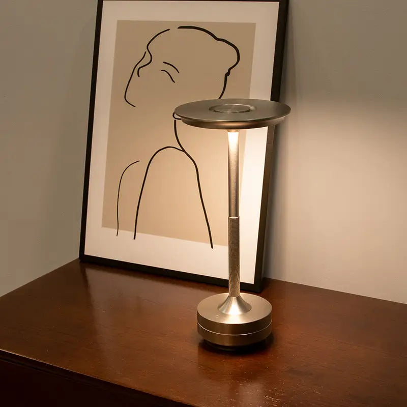 Przenośna lampa biurkowa LED